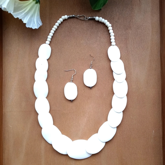 2PC Beautiful Pendant Bead Necklace and Earrings Set - Picture 7 of 10